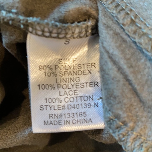 NWOT Altar’d State Green Crochet Flower Romper - Picture 9 of 10